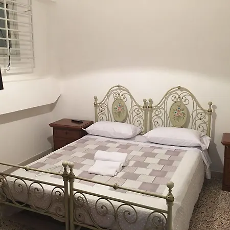 B&B Crotone Bed and Breakfast Κρότωνας